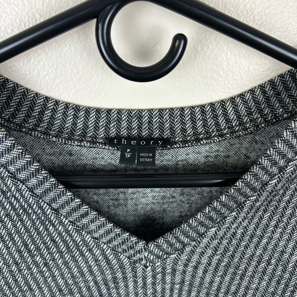 NWOT Theory Women’s Cropped Sweater Top Wool Blend Herringbone V Neck P F074509R - Picture 5 of 9